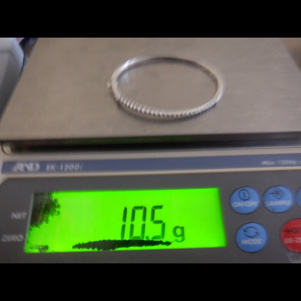 14k white gold diamond bangle bracelet - Picture 6 of 6